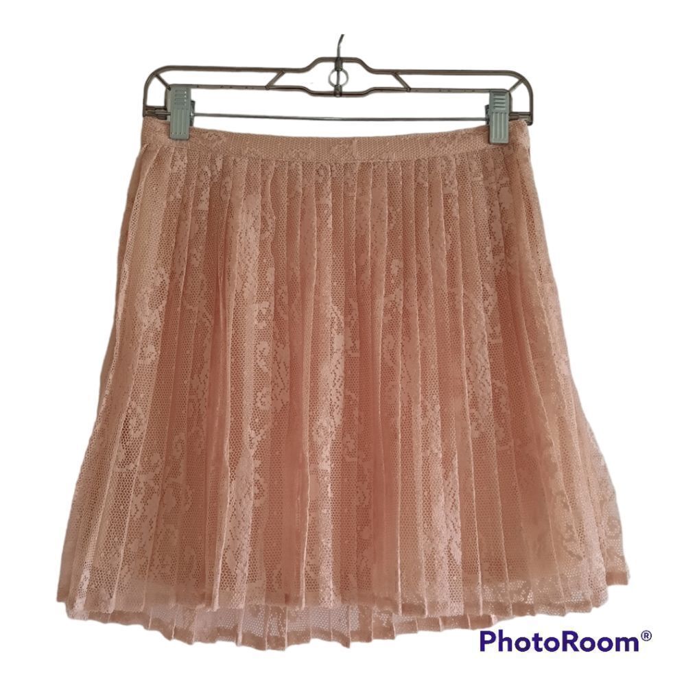 Forever 21 Light Pink Lace Pleated Skirt
